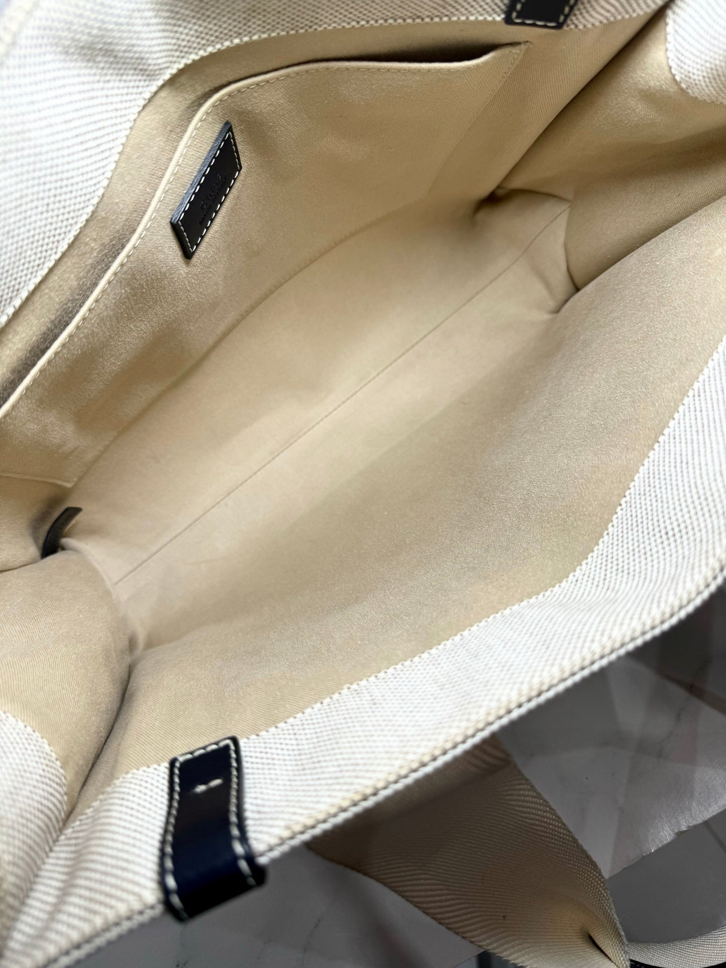 Chloé ‘Woody’ Medium Tote. Linen, White, Navy.