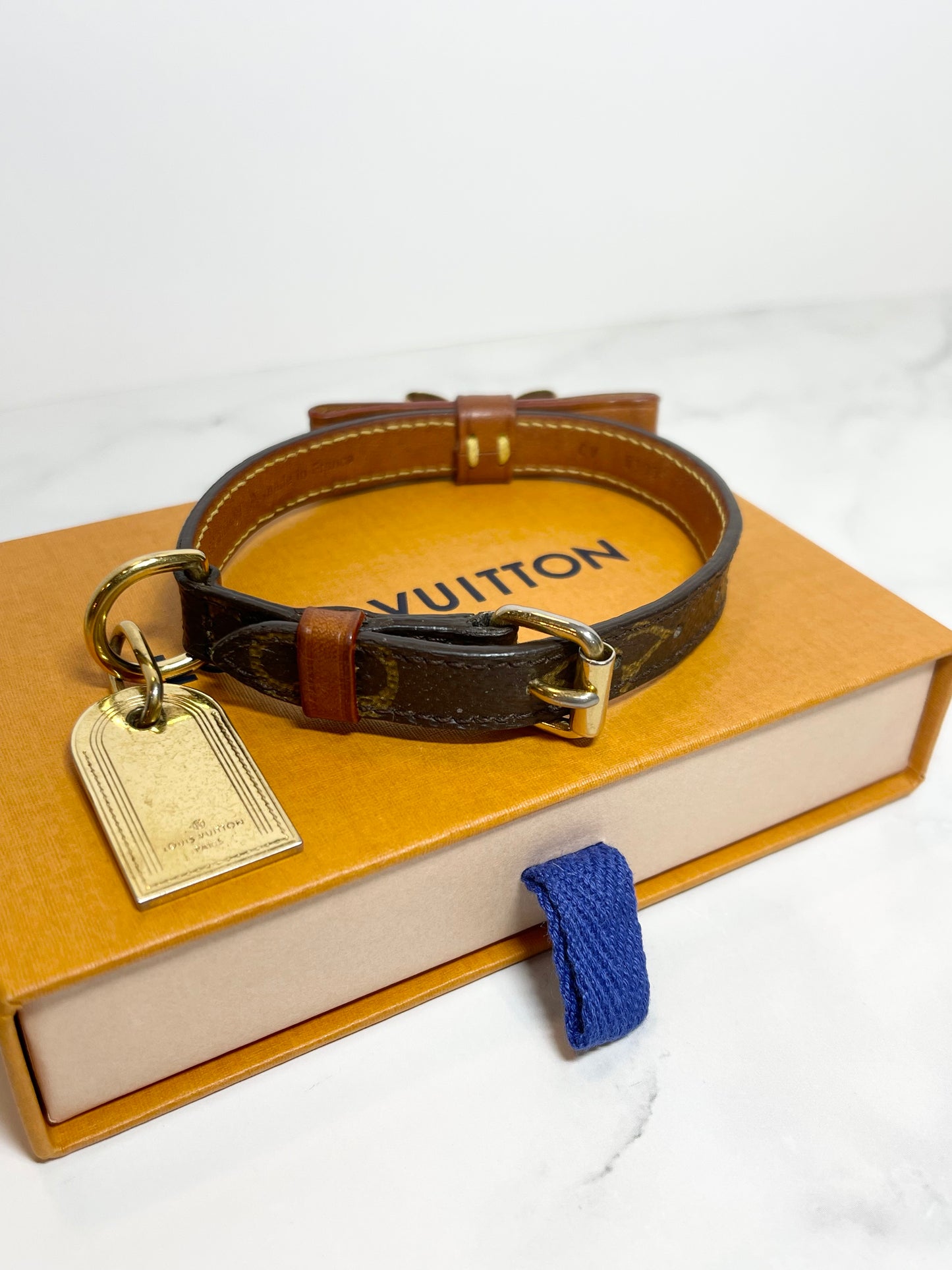 Louis Vuitton Baxter Collar