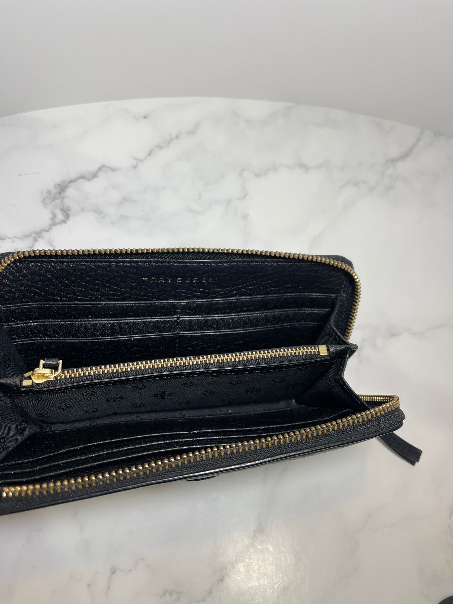 Tory Burch Logo Zippy Wallet