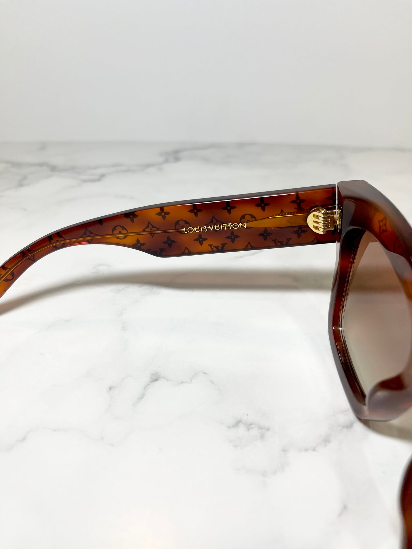 Louis Vuitton Blade Square Sunglasses Z1615W