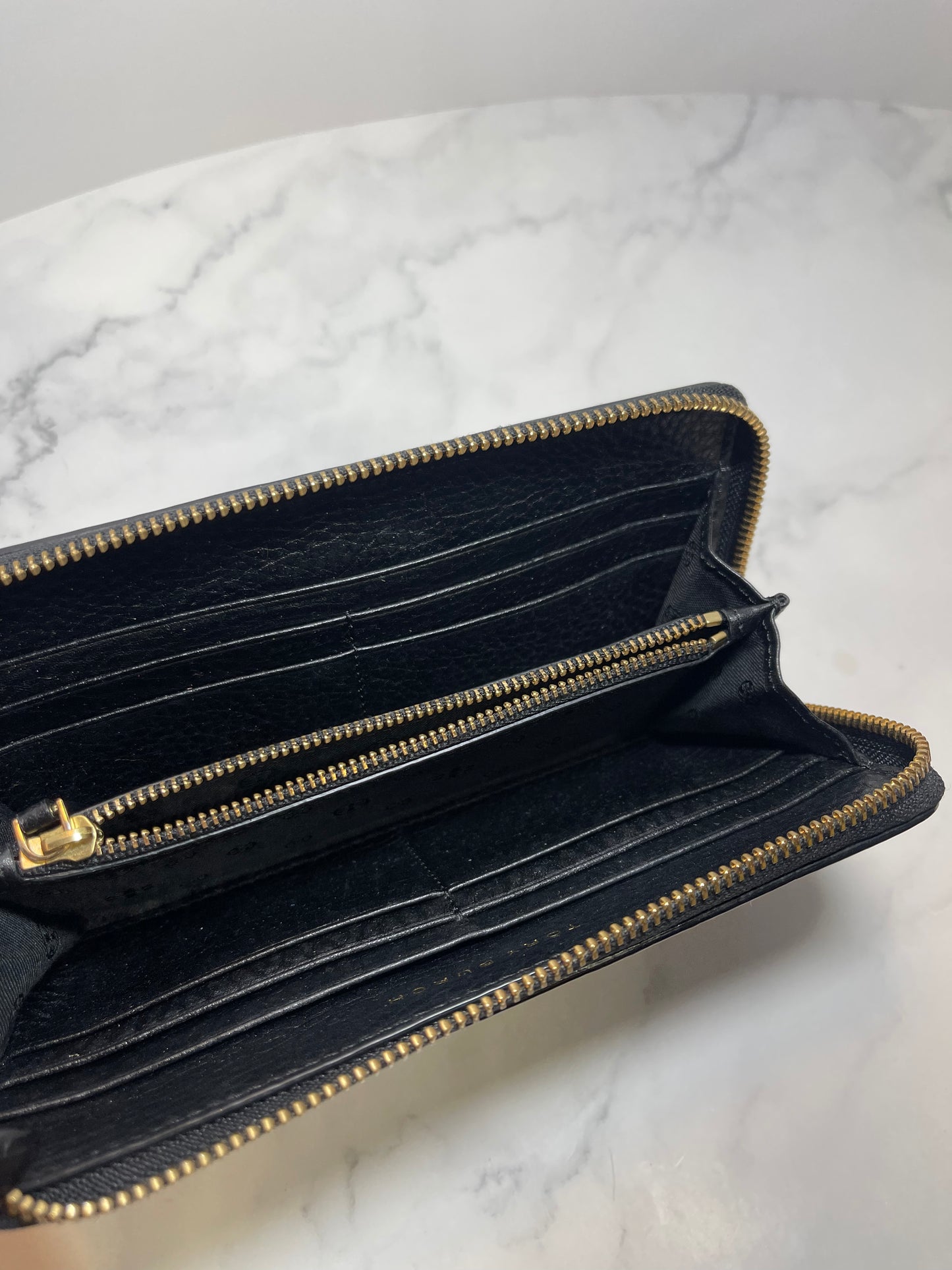 Tory Burch Logo Zippy Wallet