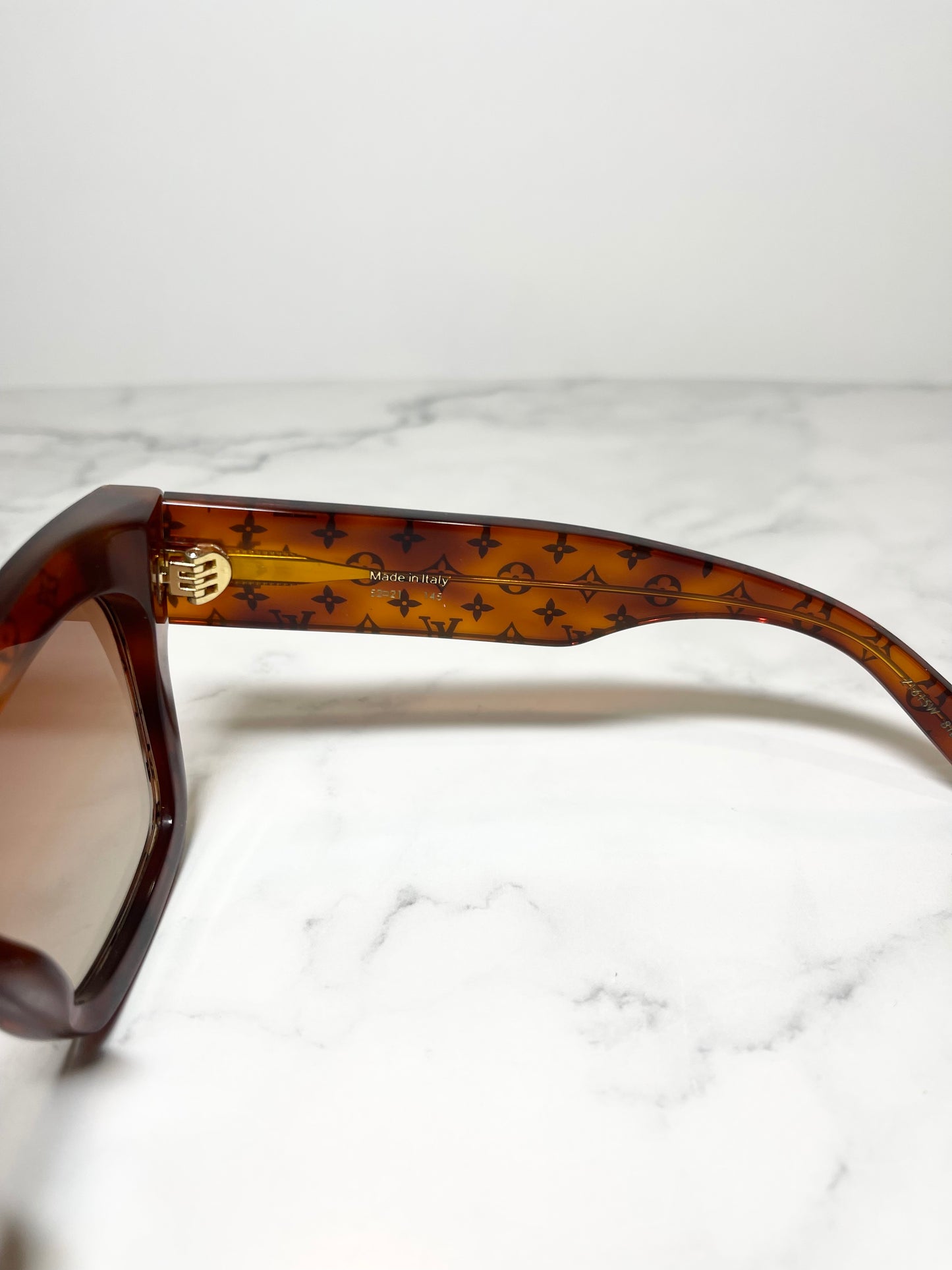 Louis Vuitton Blade Square Sunglasses Z1615W