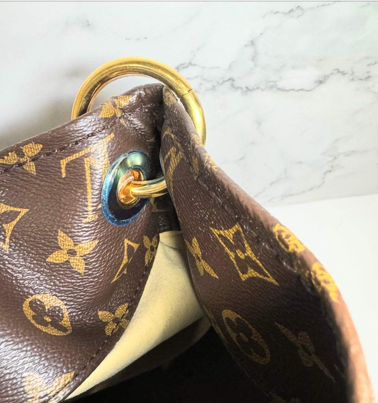 Louis Vuitton Artsy MM with Box and Dust Bag