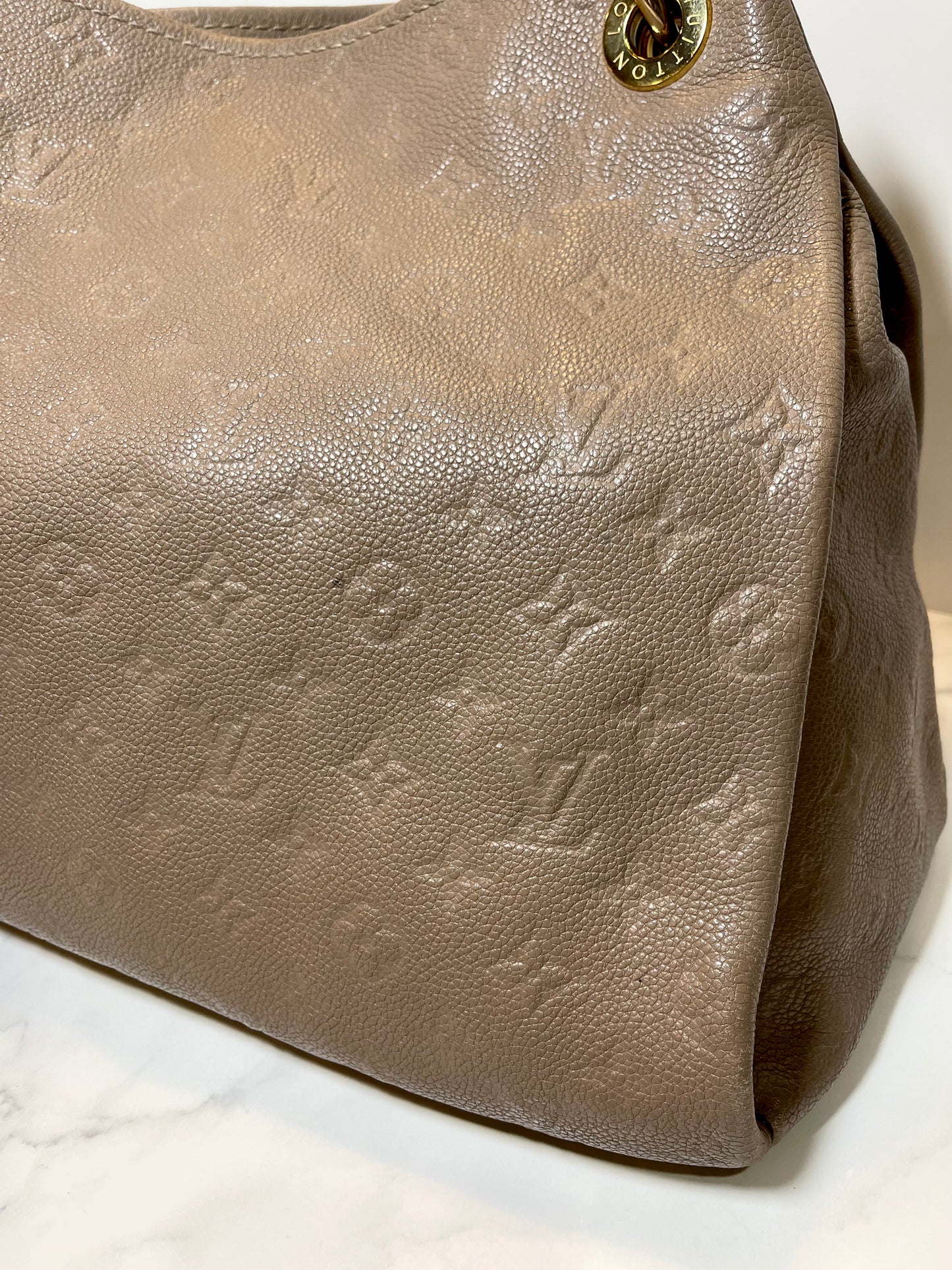 Louis Vuitton Artsy Monogram Empreinte MM in Turtledove