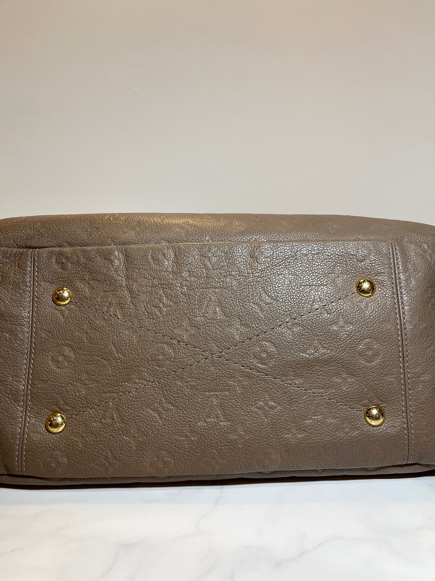 Louis Vuitton Artsy Monogram Empreinte MM in Turtledove