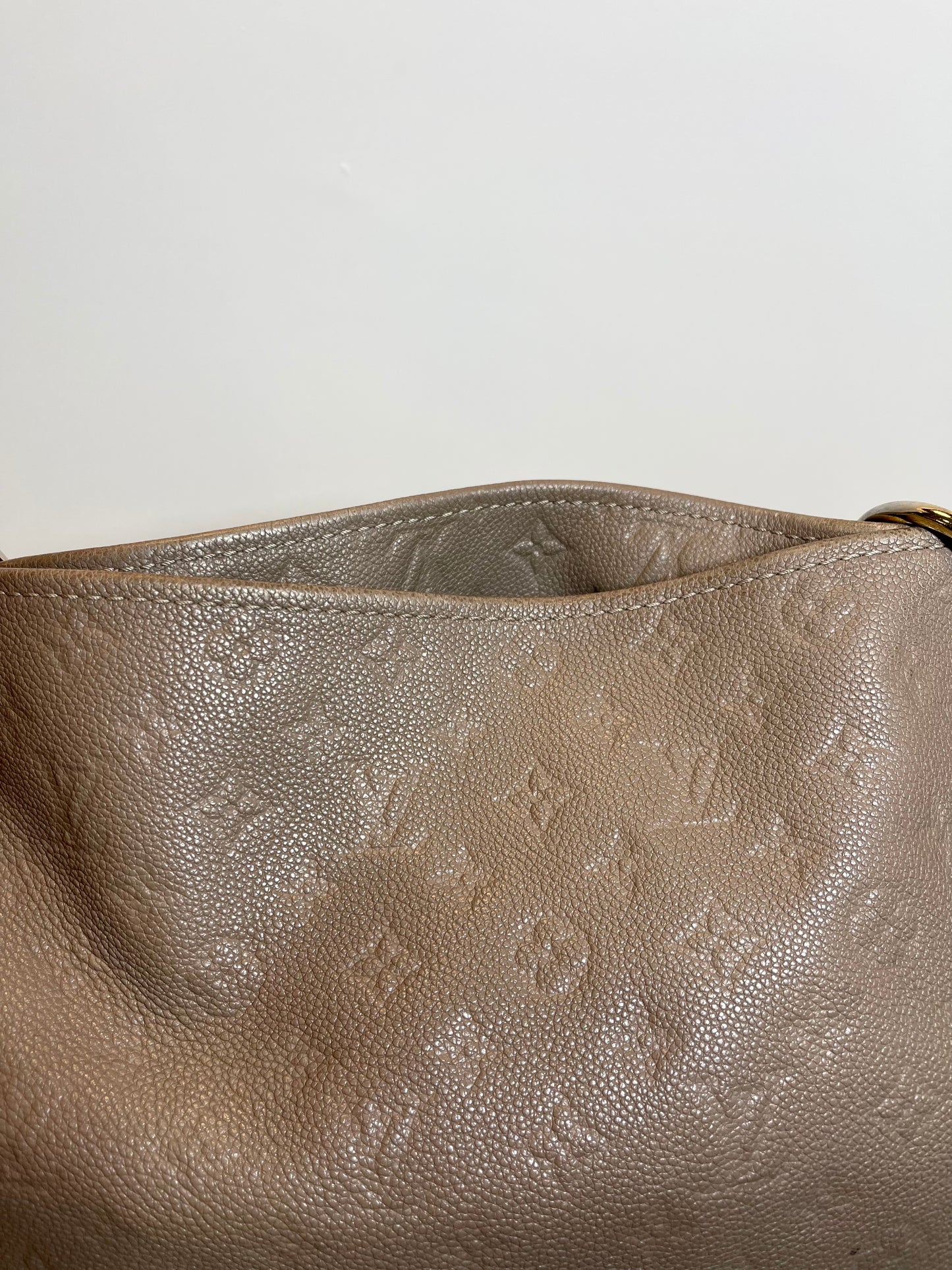 Louis Vuitton Artsy Monogram Empreinte MM in Turtledove