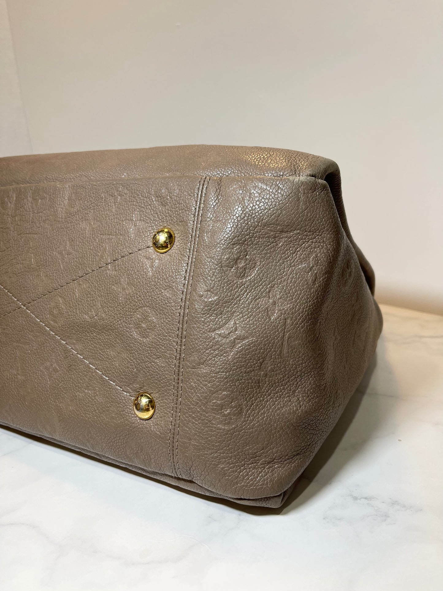 Louis Vuitton Artsy Monogram Empreinte MM in Turtledove