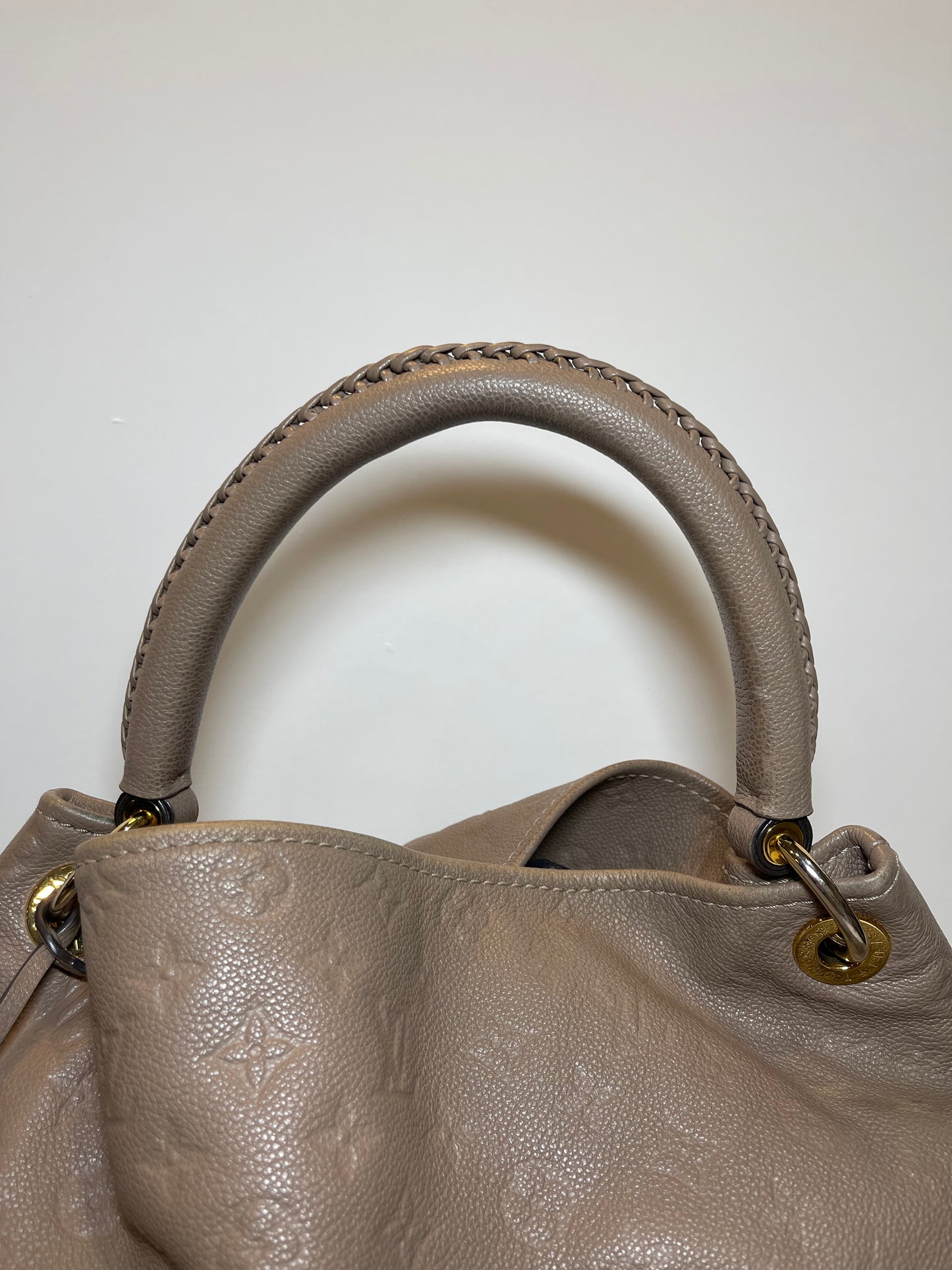 Louis Vuitton Artsy Monogram Empreinte MM in Turtledove