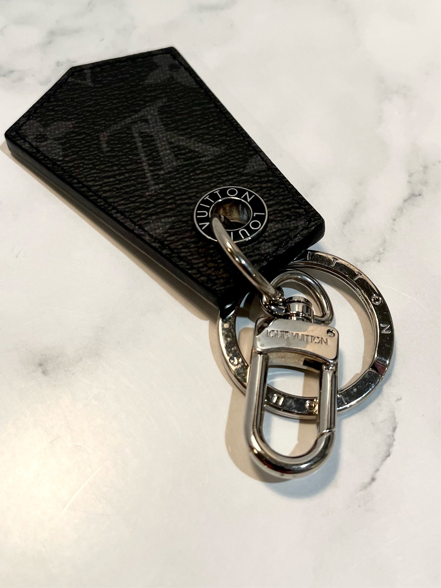 Louis Vuitton Monogram Eclipse Enchappe Key Holder - Black